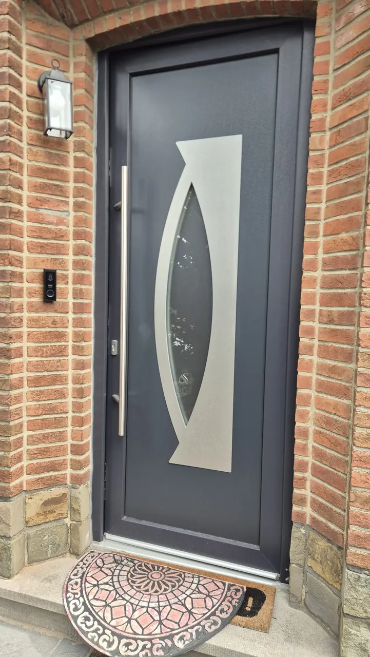 Porte et contrôle de fermeture