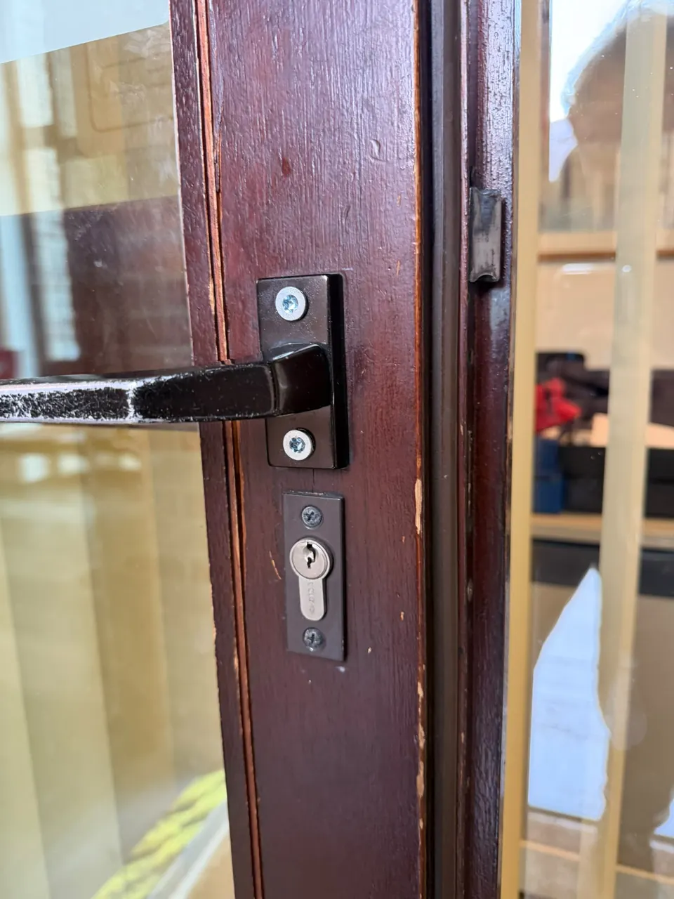 Porte et contrôle de fermeture