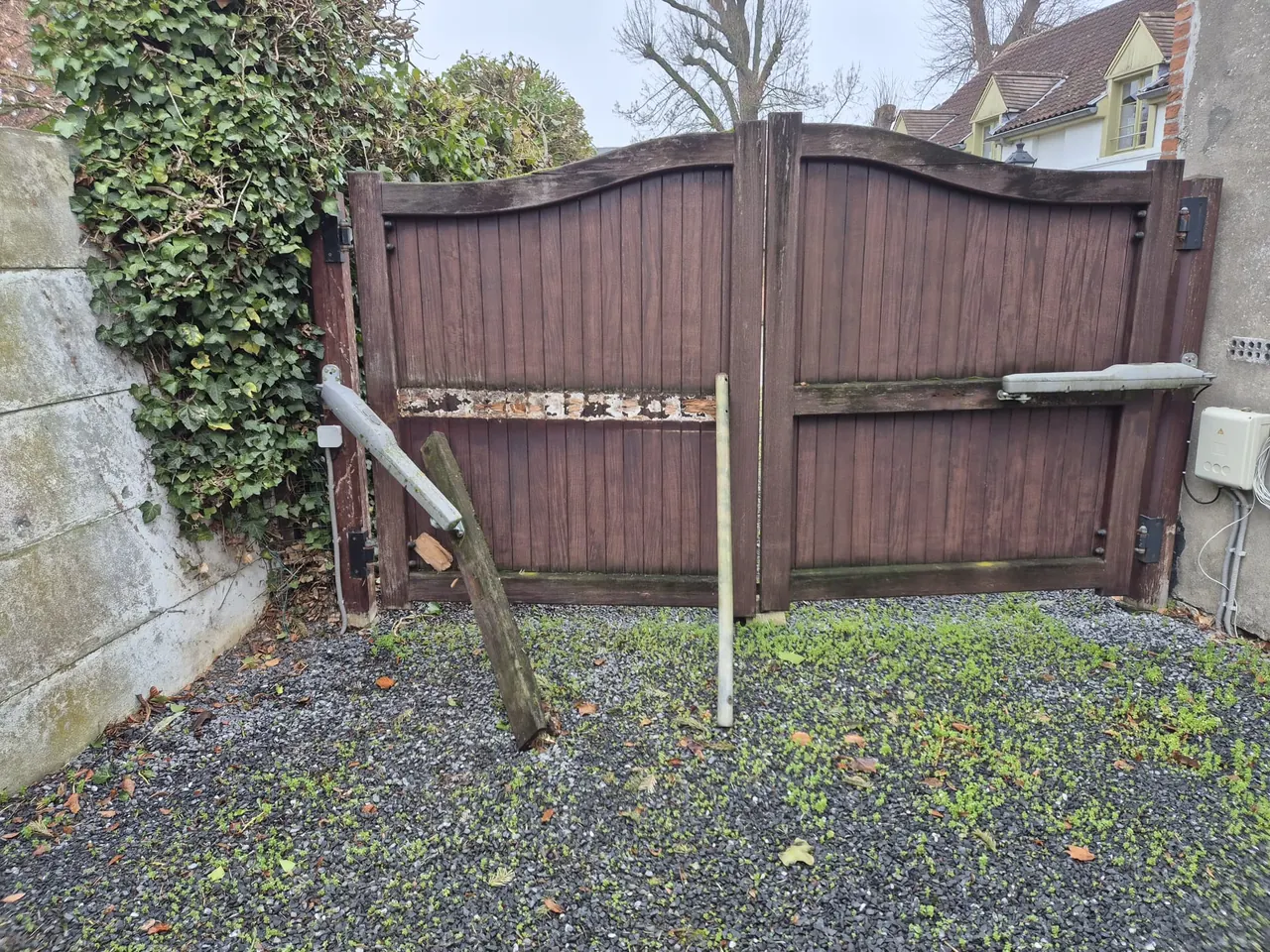 Porte et contrôle de fermeture